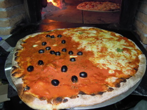 Pizza Grande forno a Legna